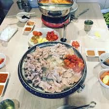 Loads of beef, pork, veggies cooked on a hot grill or charcoal. 12 Korean Bbq Buffets In Klang Valley For Under Rm55