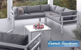 Non seulement ce siège se glisse partout mais il est également un gage de confort. Cocktail Scandinave Footstools And Poufs Outdoor Lanterns