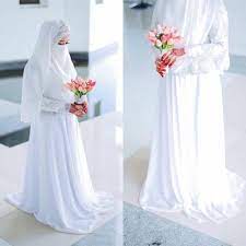 Pin By Tarisa On Wedding Muslim Wedding Dresses Muslimah Wedding Dress Muslimah Wedding