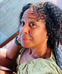 So excited to be at the Queen Bee Salon ! Sharing my 36 years of experience  ❤️