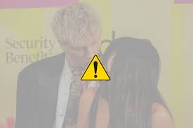 La actriz megan fox lleva bastante tiempo alejada de las cámaras. Schauen Sie Sich Diese Fotos Von Megan Fox Und Machine Gun Kelly Bei Den Billboard Music Awards Nicht An Wenn Sie Keine Geburtenkontrolle Haben
