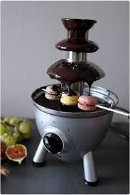 Brochettes De Mini Macarons Pour Fondue Au Chocolat Chefnini Recette Macaron Mini Macaron Fondue Au Chocolat