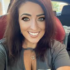 What is the name of the bar in the Albertsons shopping center parking lot  at Sherwood and Florida where Jerry Lee Lewis performed in the early 80's?