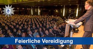 160 Junge Polizeistudenten Vereidigt Ortspolizeibehorde Bremerhaven