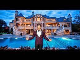 The actor started off working in theater in delhi and then began acting in tv. Jannat A Peek Into Shahrukh Khan S House In Dubai Check Details