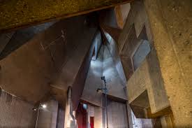 The concrete structure with an irregular roof and an interior like a forum became. Neviges Mariendom Gottfried Bohm Fotografie Frank Hanswijk