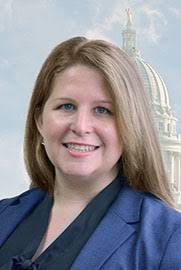 Laura Mcfarlane's Instagram, Twitter & Facebook