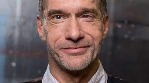 Ich fühle mich topfit und bin voller. Lindenstrasse Star Georg Uecker Mit Hiv Kam Der Krebs Promiflash De