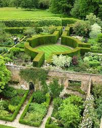 Sissinghurst Kent England In 2020 Sissinghurst Garden Castle Garden Garden Design