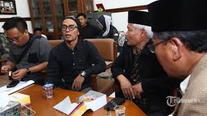 Menanggapi hal tersebut, mui berharap berkas pelaporan itu dicabut. Empat Jam Lamanya Ustaz Evie Effendi Diperiksa Ditreskrimsus Polda Jabar Tribunnews Com Mobile