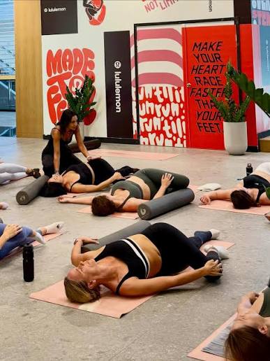 ✨Weekend well spent✨ Loved bringing the community together for a refreshing  Pilates session led by Kiki 💗 Thank you @lululemonme for welcoming Yoga La  vie into your beautiful store-Palm Jumeirah mall🌴 🤍🍀 #