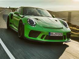 Porsche was now mature enough to offer a product that, while rooted in the world of motorsports, was civilized enough to be driven around town with ease, controls so swift that even your granny could wrap her head around the basics of. Neuer Porsche 911 Gt3 Rs 2020 Soll Grosseren Saugmotor Kriegen