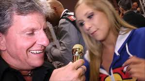 Venus 2015...ist es Superwoman? ist es Lena Nitro?