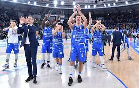 Da Noi I Giganti Della Dinamo Sassari Polisportiva Varedo Basket