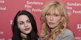 Kurt cobain with wife courtney love and daughter frances bean in december 1993. Courtney Love Admits To Using Heroin While Pregnant With Frances Bean Cobain Huffpost