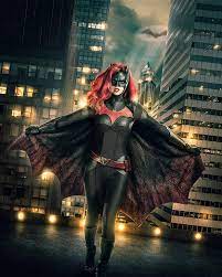 On may 7, 2019, it was picked up to series on the network. The Cw Enthullt Batwoman Erstes Bild Von Ruby Rose In Superheldenmontur Tv Wunschliste