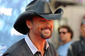 Tim McGraw Tries to Scare Ellen DeGeneres Backstage