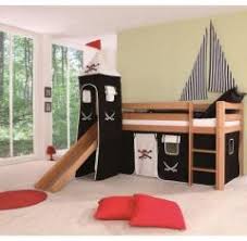 lit cabane pour amenager une chambre de pirate meubler une chambre d enfant avec un lit cabane decor espacios para ninos dormitorios dormitorios infantiles