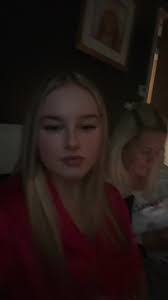 Holly Molnar's Instagram, Twitter & Facebook