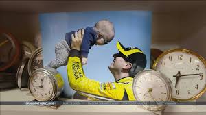 Jeff gordon takes possession of his 8th grandfather clock for winning at martinsville. Importance Of Martinsville S Grandfather Clocks Nbc Sports