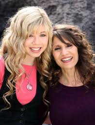 with her mom jeannette mccurdy jennette mccurdy icarly cast