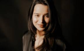 Meet Kristen Mann: Professional Artist & Author