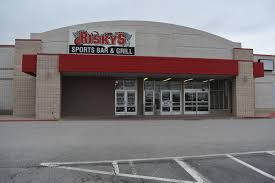 Marinated chuck tender topped with sauteed onions, peppers, mild giardiniera, and queso nacho cheese! Risky S Sports Bar And Grill To Close Beatrice Location Nebraska News Journalstar Com