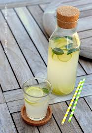 Citronnade A La Menthe Cuisiner Tout Simplement Le Blog De Cuisine De Nathalie Boissons Sans Alcool Citronnade Eau Infusee Aux Fruits
