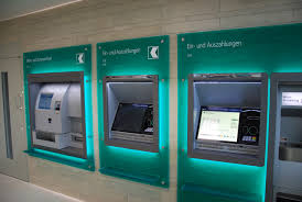 Gewinnorientierter betrieb einer universalbank als mit staatsgarantie versehene kantonalbank vorab im kanton st. St Galler Kantonalbank Corporate Interior Design Arson Ag