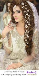 Sumbal William Adli Kullanicinin Pakistani Bridal Fashion Panosundaki Pin Gelin Sac Modelleri Gelin Saci Guzel Kadinlar