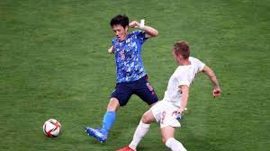 Nhưng trong khi lúc trọng tài còn chưa xác nhận, đội bóng của luis enrique bất ngờ nhận bàn thua khi thủ thành unai simon đỡ hụt đường chuyền về của pedri. Nkf6sgm1qpiotm