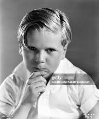 292 Jackie Sinclair Photos & High Res Pictures