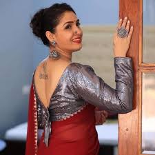 Kannada Actress Anu Prabhakar Steals The Spotlight In Her Gorgeous Red  Saree | Movies News - News18