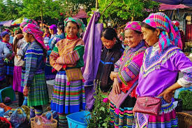 The hmong people relocated throughout their history, maintaining a strong sense of cultural identity evidence suggests the hmong lived in siberia as similarities are seen between the hmong and. Die Hmong Und Ihr Traditionelles Hanfhandwerk Morten Rochssare Reiseblog