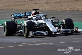 Suomalainen menetti kärkipaikkansa lewis hamiltonille 20 ajetun kierroksen jälkeen. Watch Bottas And Hamilton Sample Mercedes W11