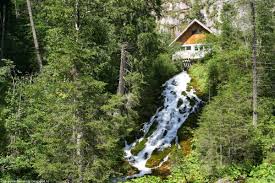 Locuri frumoase pentru care (inca) merita sa ramai in romania. VacanÈ›a De VarÄƒ 13 AtracÈ›ii Turistice Din Romania De Neratat