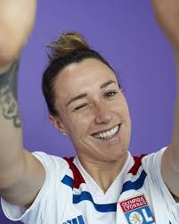 Lucy Bronze 😄📸 #UWCL