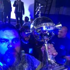 Adrian Tisera (@adrianelgordo)