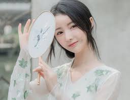 everyone Please be vigilant about social media impersonation and romance  scams, particularly those involving accounts pretending to be popular  Chinese singers like Chen Xiaozhu. These scams often involve fake profiles  asking for