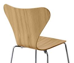 Arne jacobsen entwickelte diesen stuhl für seine berühmte serie 7 im jahre 1955. Siebener Serie Stuhl 3107 Ulme Verchromt Fritz Hansen Einzelstucke Fritz Hansen 3107 Ulme