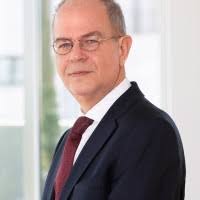 900+ profili “Xenophon”