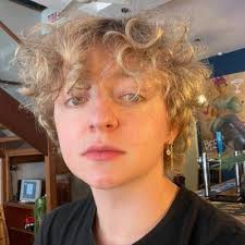 Vic Parsons (they/them) (@vicparsons_)