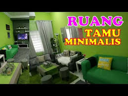 Anda bisa menambahkan centerpiece seperti lilin atau tanaman kaktus dalam pot kecil sebagai aksen yang mempercantik. Ruang Tamu Rumah Subsidi Youtube
