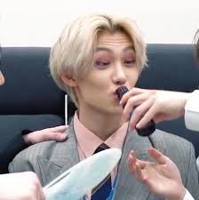 Felix Lee In 2020 Felix Stray Kids Meme Faces Funny Mom Memes