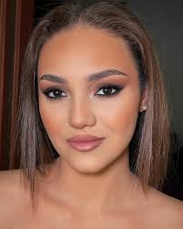 Alexandra Grosu Make-up Artist