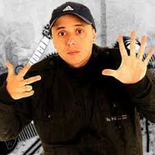 Desde el gobierno de alfonsín hasta el día de hoy los escuchás (a los políticos) y dicen que les dejaron un país en llamas. Media Tweets By El Dipy Papa Eldipypapah Twitter