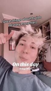 Had a great time showing off @wantageliteraryfestival yesterday to lots of  Y6s from schools around Wantage. Links to my books in my bio. Photo by Steve  Mika. #kidslit #middlegrade #historicalfiction @beaconwantage