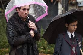 1 J Sezon Seriala Akademiya Ambrella The Umbrella Academy Soderzhanie Serij Teleseriala Akademiya Ambrella S01 2019 Kino Mail Ru