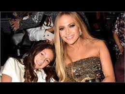 Jennifer Lopez S Daughter Emme Joins Mom For Onstage Duet Youtube Jennifer Lopez Celebrity News Celebrities