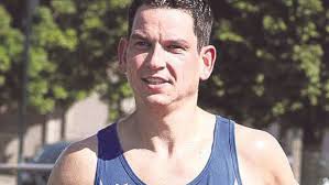 Marcus Dürr vor Günter Horn